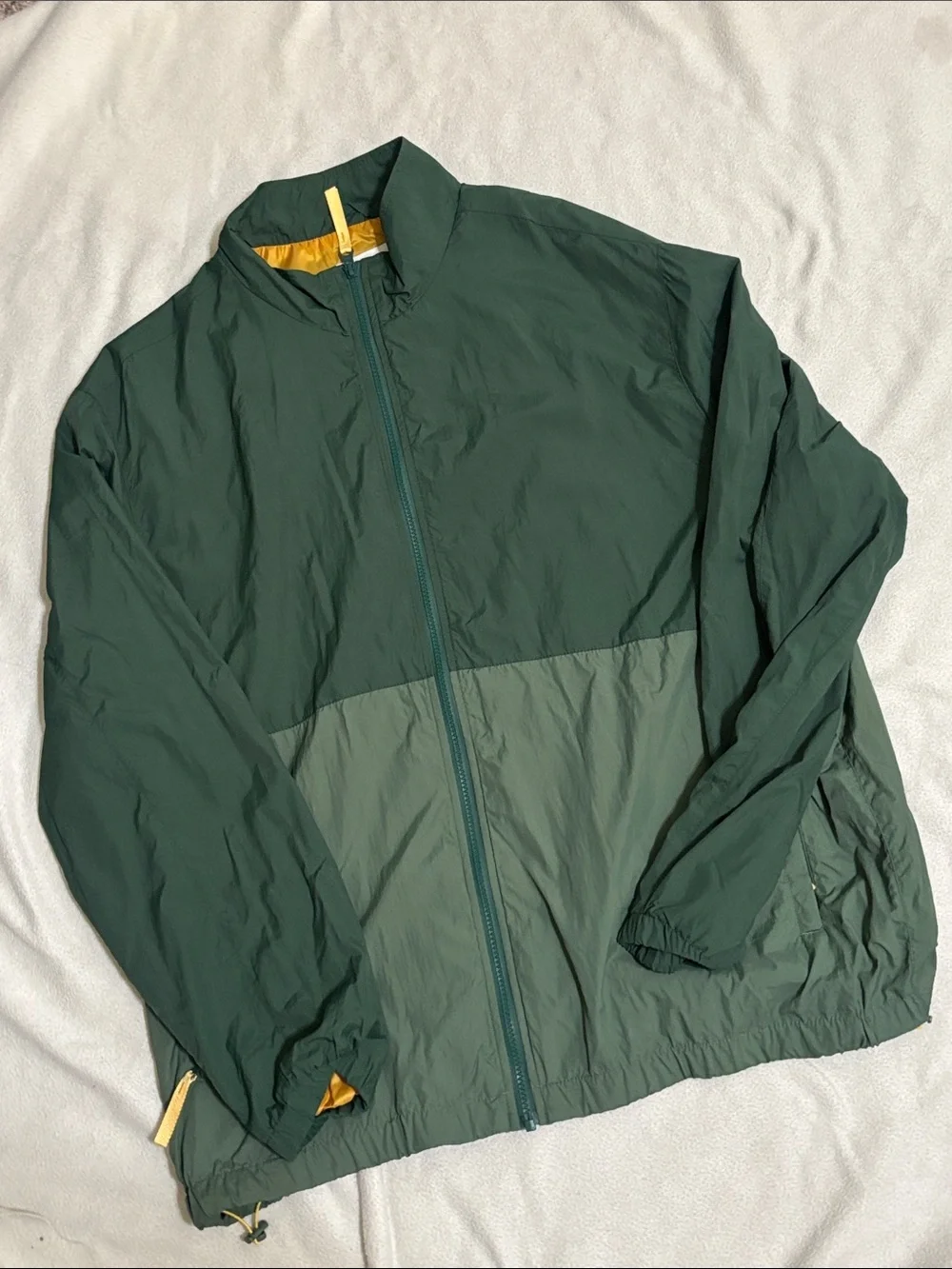 Men's Two-Tone Green Windbreaker Jacket - Picture 1 of 2
